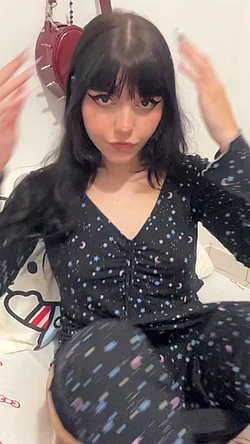 Jerk Off to My Pics: Yes or No?